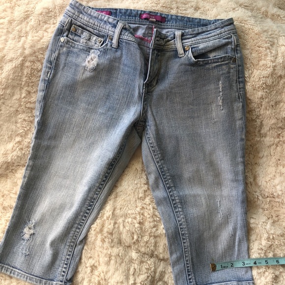 Vigoss Distressed Denim Capri - Picture 8 of 13